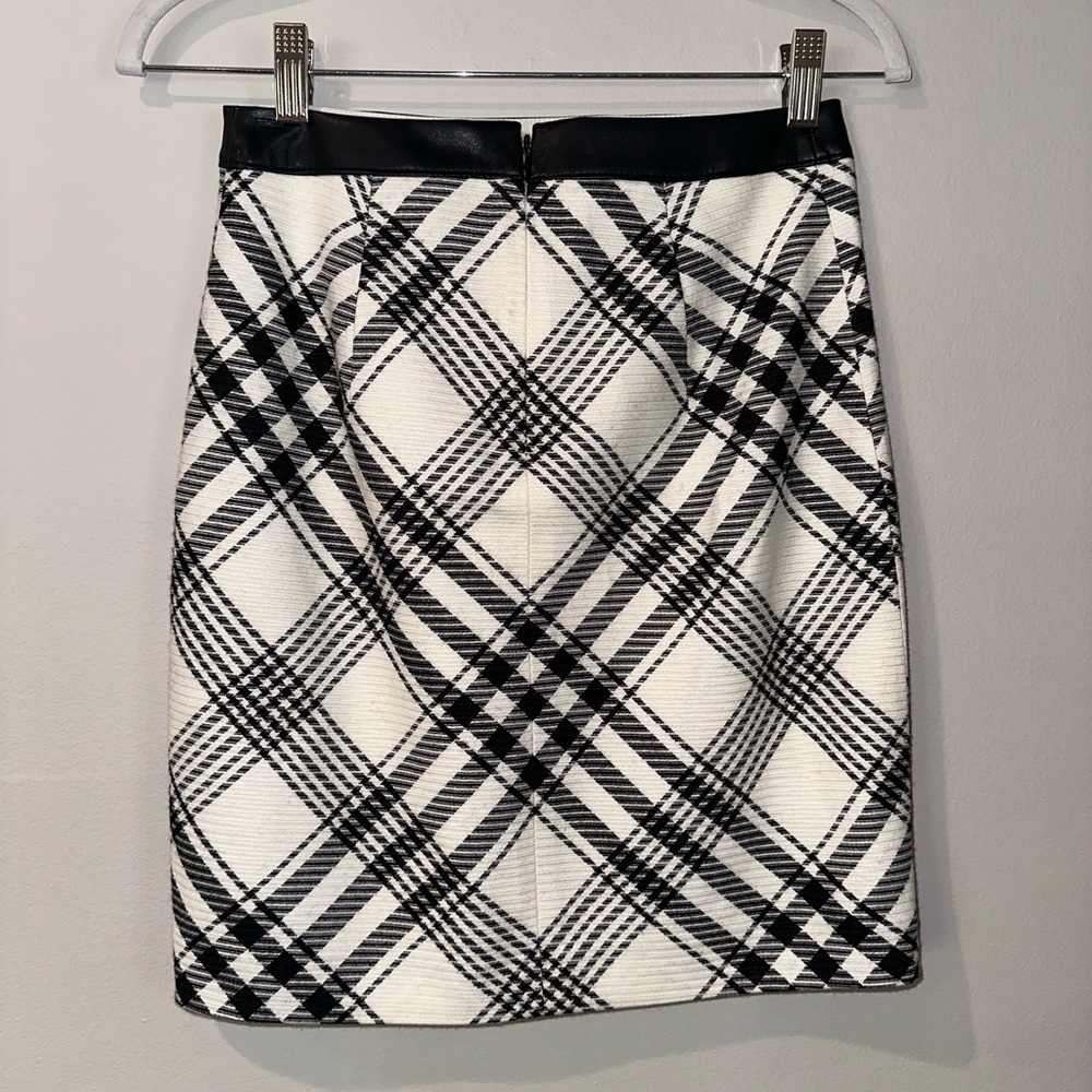 NWT White House Black Market Women’s Skirt Size 00